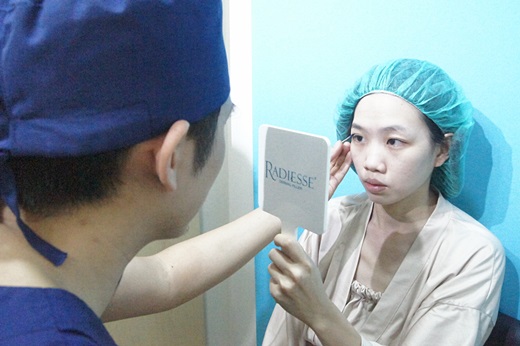 台北縫訂書針雙眼皮推薦醫師
